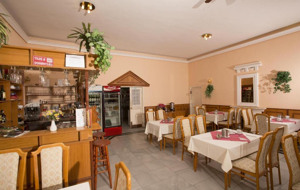 Hotel Francoise Балатонлелле Экстерьер фото